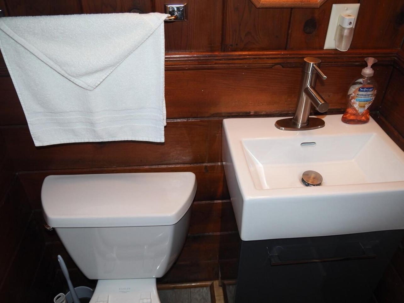 Sleeping Bear Riverside Cabins - Cabin #1 Honor エクステリア 写真