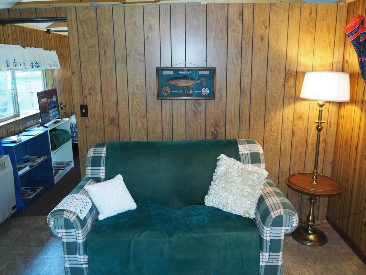 Sleeping Bear Riverside Cabins - Cabin #1 Honor エクステリア 写真